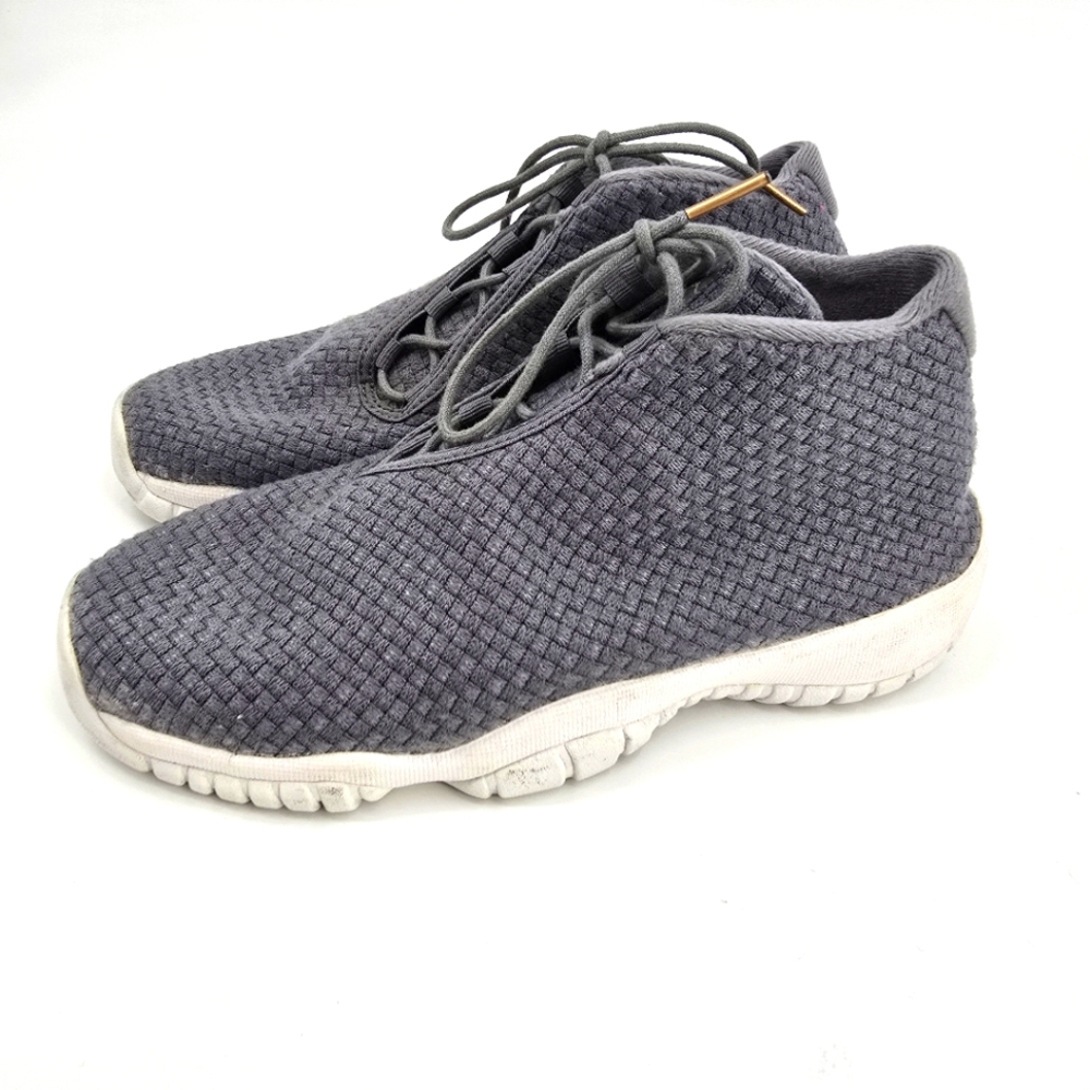 Air Jordan Future Low BG Mid Basketball Sneakers Size 6Y